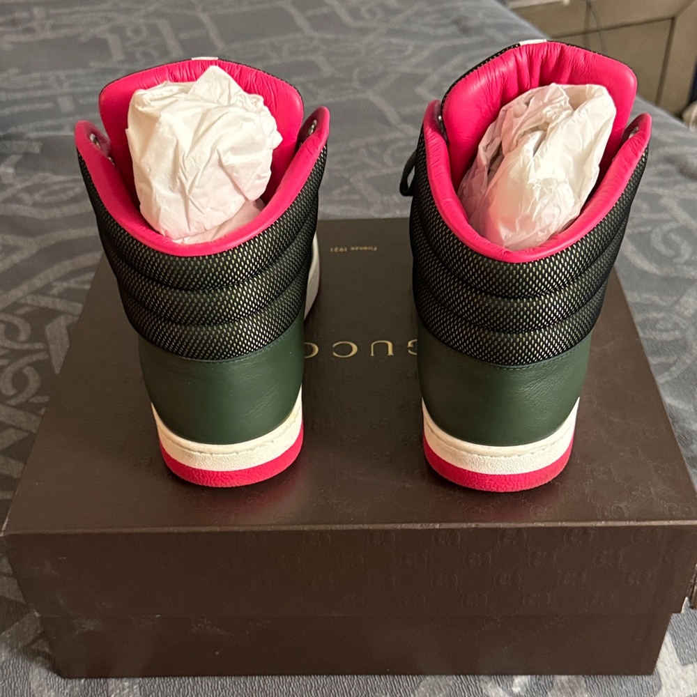 Gucci Dark Green High-Top Sneakers with Pink Trim. Gucci size 9 is a USA size 10 - Picture 4 of 5